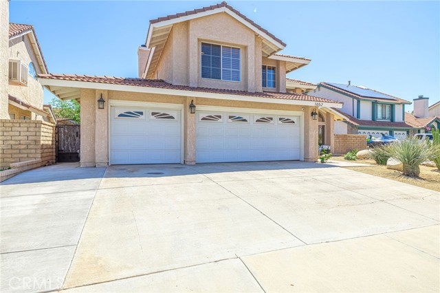 Detail Gallery Image 2 of 33 For 1652 Centre Ct, Palmdale,  CA 93551 - 3 Beds | 3 Baths