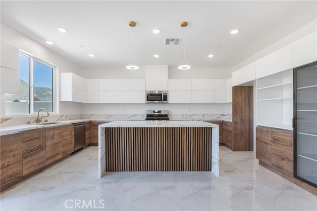 Detail Gallery Image 12 of 46 For 14424 Buvan Ct, Moreno Valley,  CA 92555 - 5 Beds | 3/1 Baths