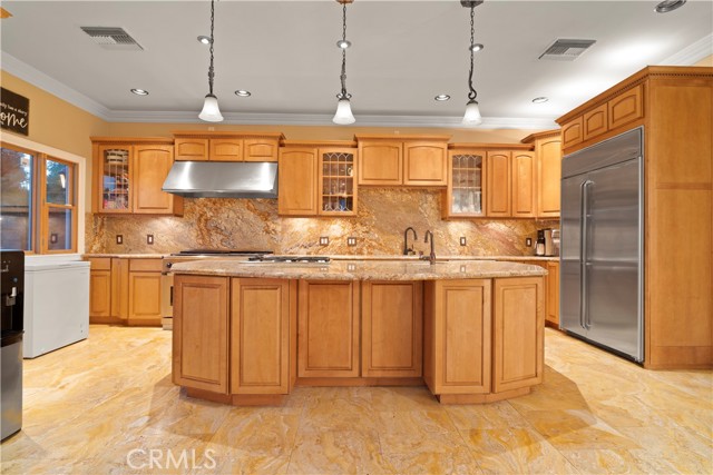 Detail Gallery Image 5 of 11 For 441 S Valley Center Ave, Glendora,  CA 91741 - 4 Beds | 2 Baths