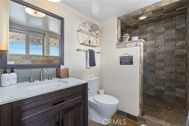 Detail Gallery Image 31 of 53 For 7110 Drake Rd, Paso Robles,  CA 93446 - 4 Beds | 4/1 Baths