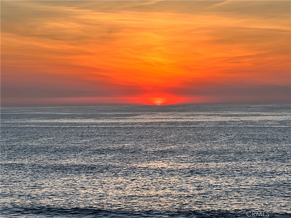 https://media.crmls.org/medias/59674400-1fb3-420d-a38f-15698afdf6f7.jpg?preset=X-Large