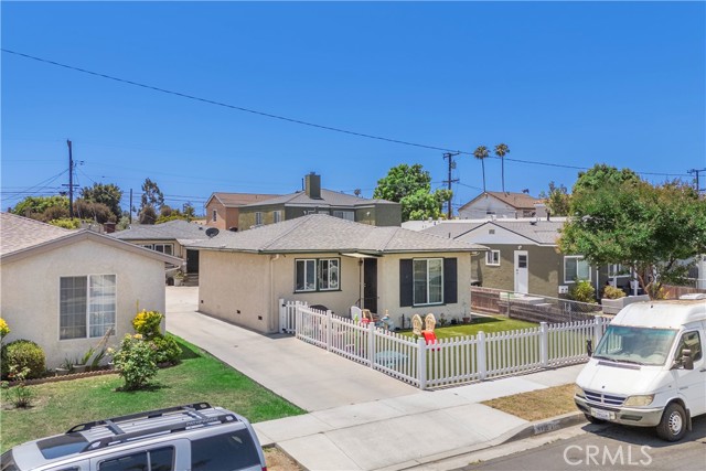 4220 W 165th Street, Lawndale CA: https://media.crmls.org/medias/5967ecd8-910c-4b4c-b4dd-9d59d0668bcf.jpg