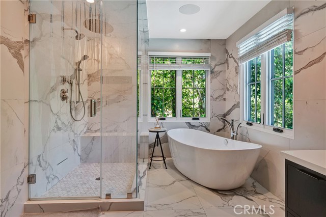 4851 Corbin Avenue, Tarzana CA: https://media.crmls.org/medias/596829a0-e57c-4010-8847-e00b48607968.jpg