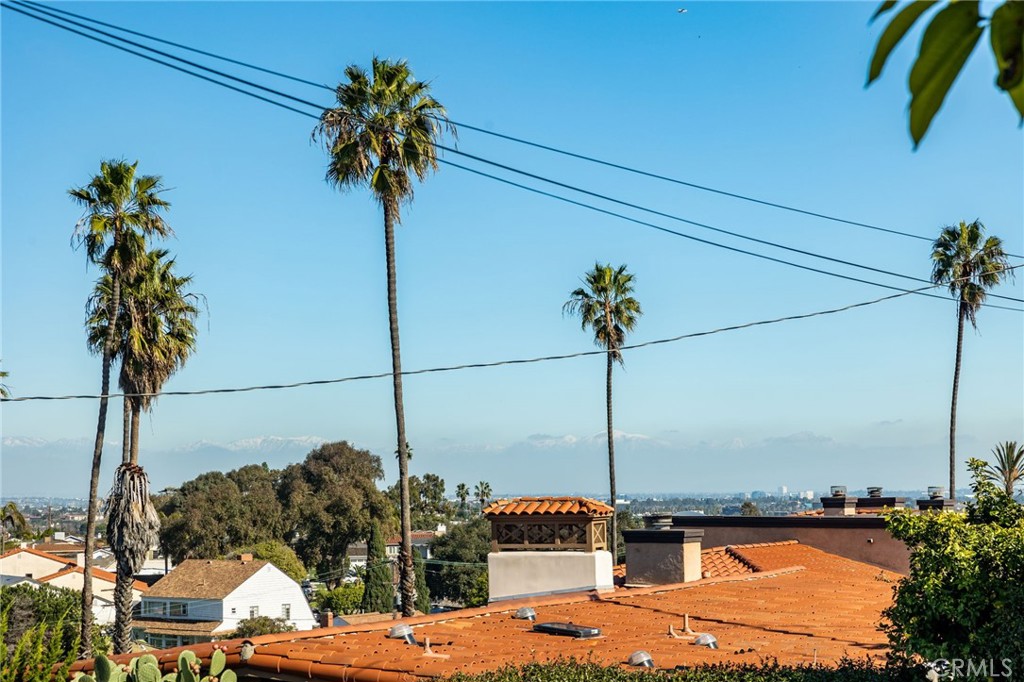 https://media.crmls.org/medias/5969f217-f90a-4744-a924-76d7e088c4ce.jpg?preset=X-Large