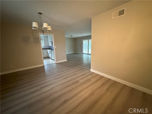 Detail Gallery Image 4 of 23 For 10599 Cochran Ave, Riverside,  CA 92505 - 4 Beds | 2 Baths