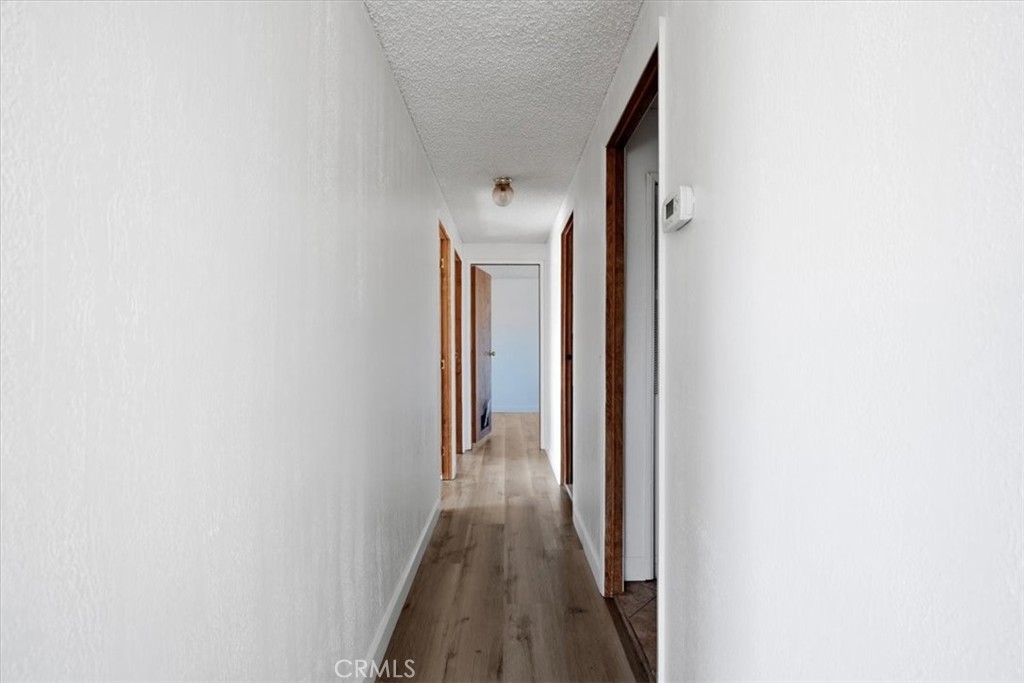 https://media.crmls.org/medias/596ab7b6-595e-4b03-81b3-fb461ff879a8.jpg?preset=X-Large