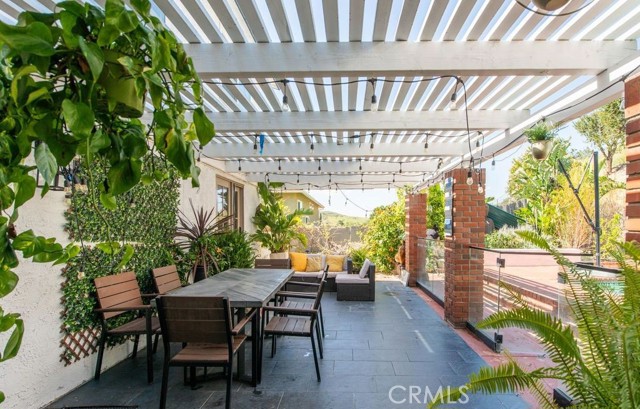 Detail Gallery Image 38 of 49 For 2057 Woodglen St, Simi Valley,  CA 93065 - 4 Beds | 2/1 Baths