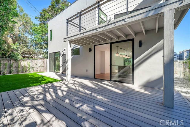 Detail Gallery Image 2 of 28 For 1531 Wellesley, Los Angeles,  CA 90025 - 4 Beds | 3 Baths