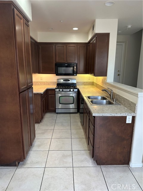 Detail Gallery Image 15 of 20 For 41548 Blue Canyon #4,  Murrieta,  CA 92562 - 3 Beds | 2/1 Baths