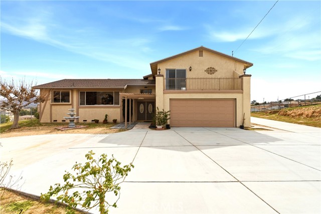 Detail Gallery Image 2 of 45 For 18785 Talisman, Hesperia,  CA 92345 - 3 Beds | 2/1 Baths
