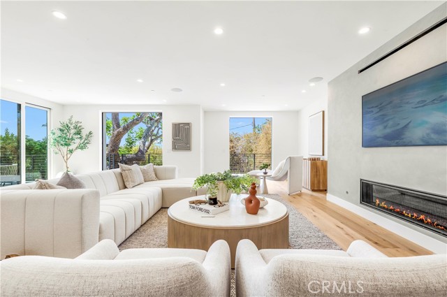Detail Gallery Image 25 of 46 For 1759 Glenneyre St, Laguna Beach,  CA 92651 - 5 Beds | 5/1 Baths
