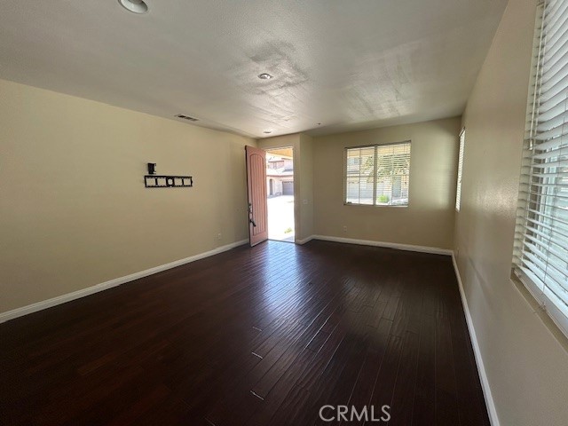 Detail Gallery Image 8 of 42 For 1911 Cefalu Ct, Riverside,  CA 92507 - 5 Beds | 2/1 Baths