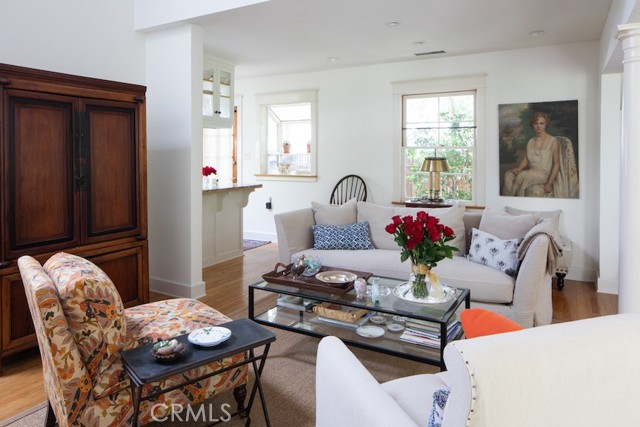 Detail Gallery Image 3 of 15 For 433 S College, Claremont,  CA 91711 - 3 Beds | 1 Baths