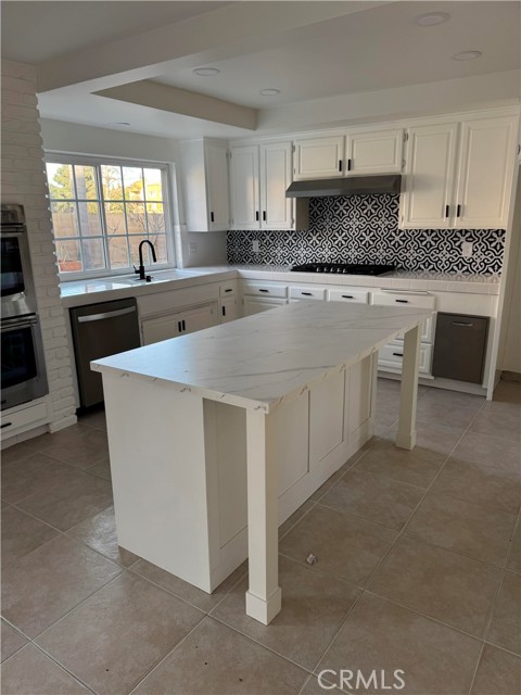 Image 10 of 34 For 9921 Oceancrest Drive