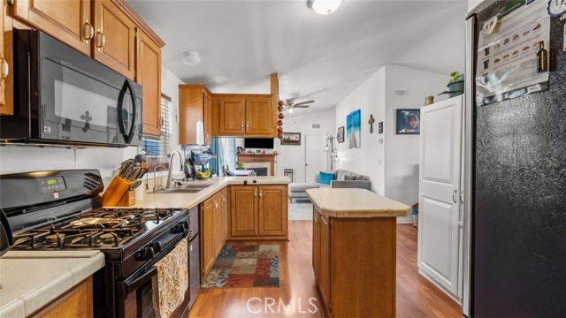 Detail Gallery Image 23 of 39 For 1501 E Avenue I #115,  Lancaster,  CA 93535 - 4 Beds | 2 Baths