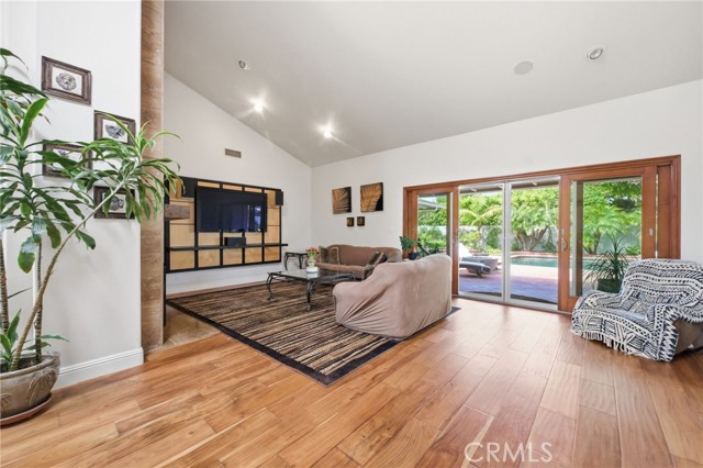 Detail Gallery Image 38 of 71 For 1633 Santiago, Newport Beach,  CA 92660 - 4 Beds | 3/1 Baths