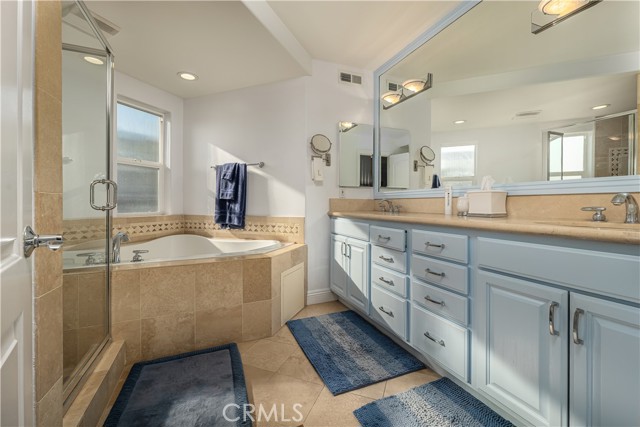 Detail Gallery Image 16 of 24 For 301 2nd, Hermosa Beach,  CA 90254 - 3 Beds | 3/1 Baths