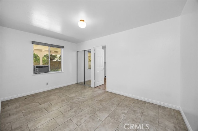 Detail Gallery Image 12 of 28 For 2006 W Wilshire Ave, Santa Ana,  CA 92704 - 3 Beds | 2 Baths