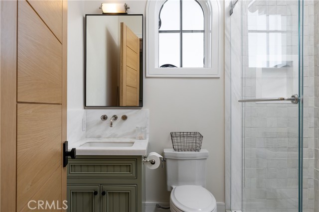 Detail Gallery Image 18 of 72 For 8 Gleneagles Dr, Newport Beach,  CA 92660 - 5 Beds | 5/1 Baths