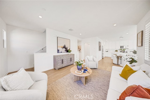 Detail Gallery Image 10 of 44 For 716 Spring Garden, Irvine,  CA 92618 - 3 Beds | 2/1 Baths