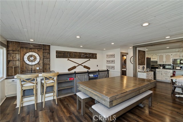 Detail Gallery Image 9 of 42 For 533 Sunderland, Lake Arrowhead,  CA 92352 - 3 Beds | 3/1 Baths
