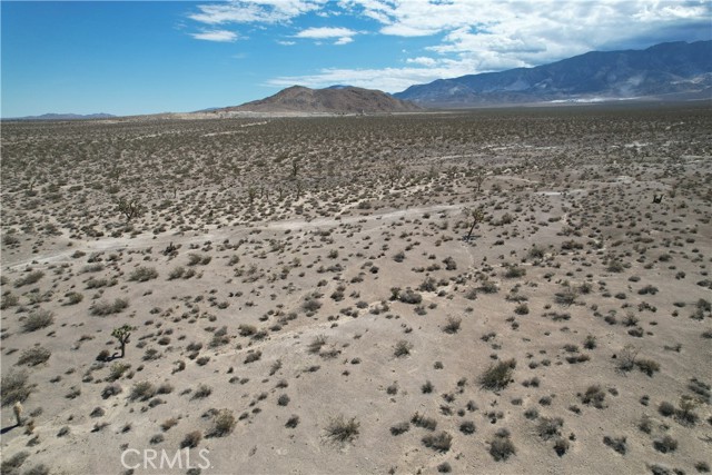 769 Meridian Road, Lucerne Valley CA: https://media.crmls.org/medias/5973b0de-b265-4861-b97f-60e0cdcddd20.jpg