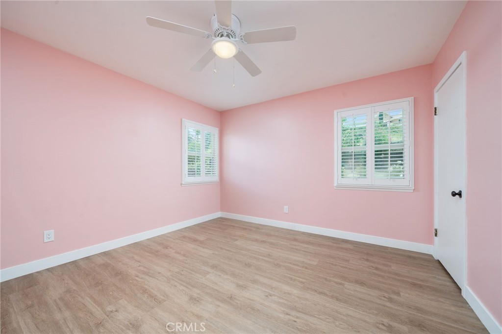 https://media.crmls.org/medias/59742366-d232-4dbd-97a2-7382924ff5a0.jpg?preset=X-Large