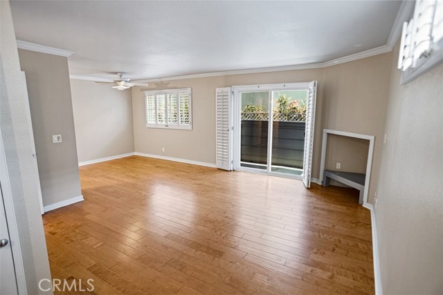 Detail Gallery Image 3 of 19 For 4744 Ben Ave #11,  Valley Village,  CA 91607 - 2 Beds | 2/1 Baths