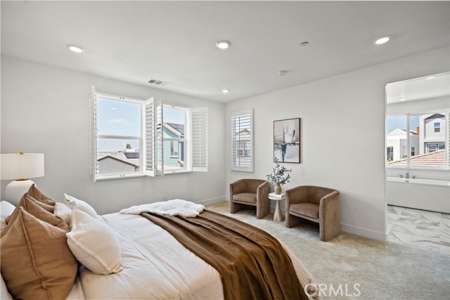 297 Lynx, Irvine CA: https://media.crmls.org/medias/5974d0a1-2625-4d54-b21b-4ace427a0c06.jpg
