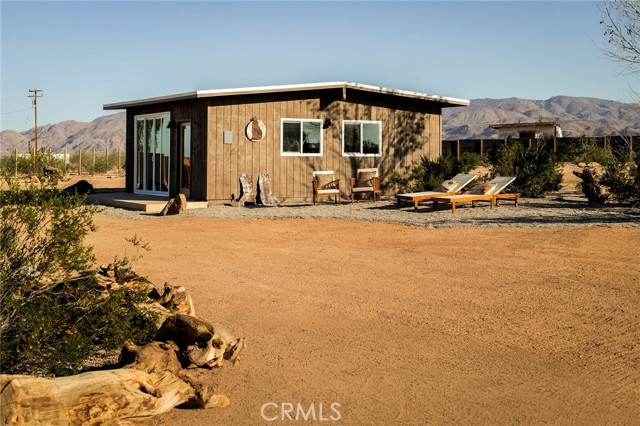70315 Indian Trail, 29 Palms CA: https://media.crmls.org/medias/5974eb2c-e773-4808-a912-82962caaa83a.jpg