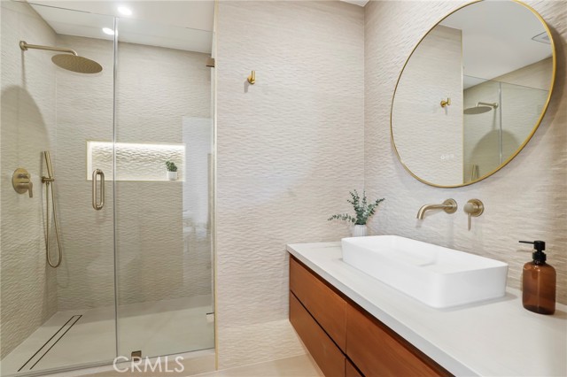 Detail Gallery Image 28 of 47 For 23856 Aetna, Woodland Hills,  CA 91367 - 4 Beds | 3 Baths