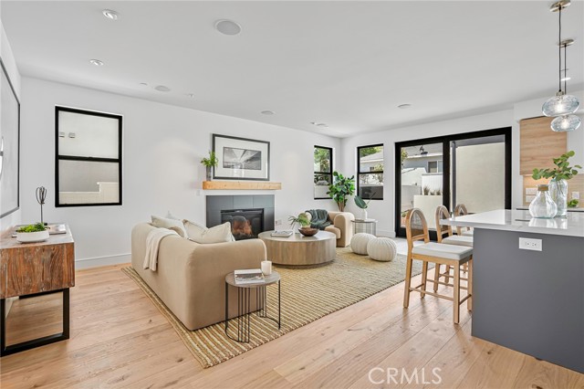 1003 S Prospect Ave, Redondo Beach CA: https://media.crmls.org/medias/59761996-597f-4c73-8b6a-8ff16ace726a.jpg