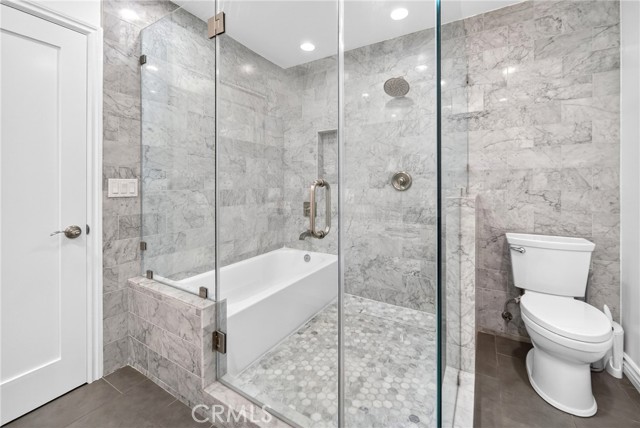Detail Gallery Image 19 of 37 For 22647 Clarendon St, Woodland Hills,  CA 91367 - 3 Beds | 2 Baths