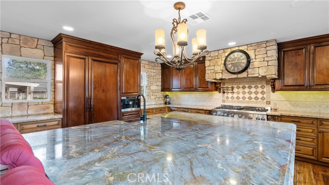 24604 Apple Street, Newhall CA: https://media.crmls.org/medias/5976736a-5c83-4dd9-bf00-e822923642a1.jpg