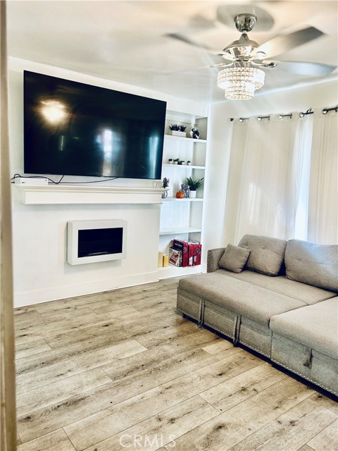 Detail Gallery Image 2 of 11 For 5906 Arlington, Los Angeles,  CA 90043 - 2 Beds | 1 Baths