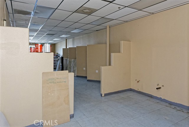 13534 Navajo Road, Apple Valley, California 92308, ,Commercial Lease,For Rent,13534 Navajo Road,CRHD25069136