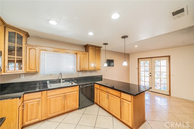 Detail Gallery Image 11 of 38 For 15060 Manzanita Dr, Fontana,  CA 92335 - 3 Beds | 2 Baths