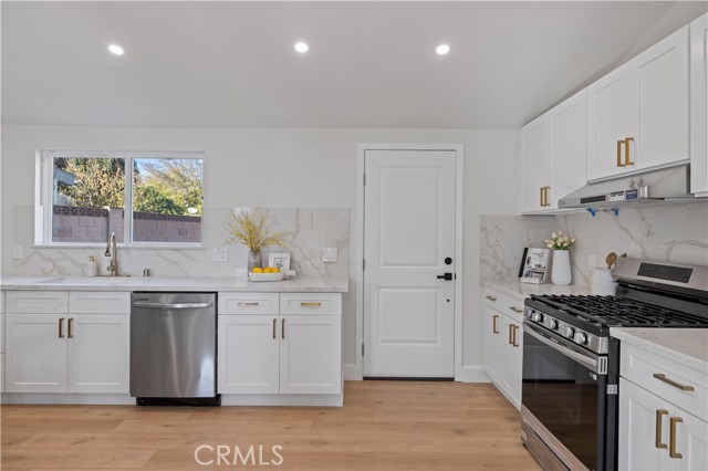 Detail Gallery Image 10 of 22 For 19017 Drycliff St, Canyon Country,  CA 91351 - 3 Beds | 1 Baths