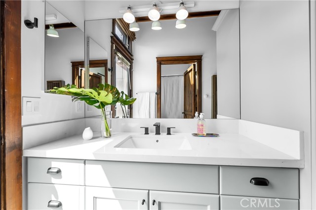 3017 Elm Avenue, Manhattan Beach, California 90266, 2 Bedrooms Bedrooms, ,2 BathroomsBathrooms,Residential,Sold,Elm,SB21199179