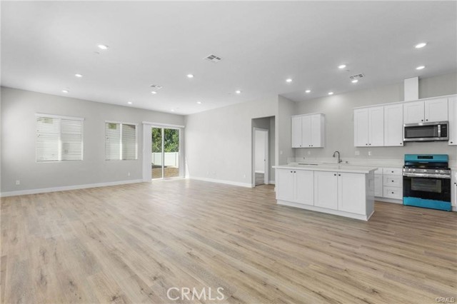 Detail Gallery Image 3 of 13 For 1341 E 8th St, Beaumont,  CA 92223 - 4 Beds | 2 Baths