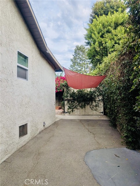 Detail Gallery Image 24 of 34 For 10530 Mcvine Ave, Sunland,  CA 91040 - 2 Beds | 2 Baths
