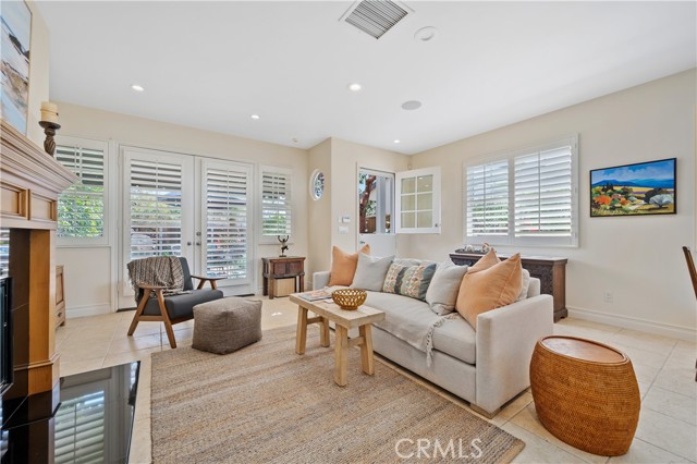 Detail Gallery Image 16 of 45 For 334 Locust St #2,  Laguna Beach,  CA 92651 - 3 Beds | 2/1 Baths