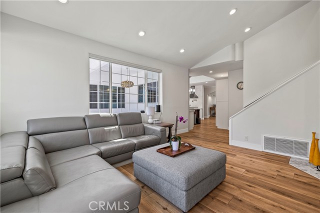 8944 Enfield, Sherwood Forest CA: https://media.crmls.org/medias/5979b765-bb91-4847-a88a-771aa5cea97f.jpg