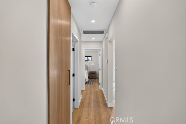 10254 Roscoe Boulevard photo 13