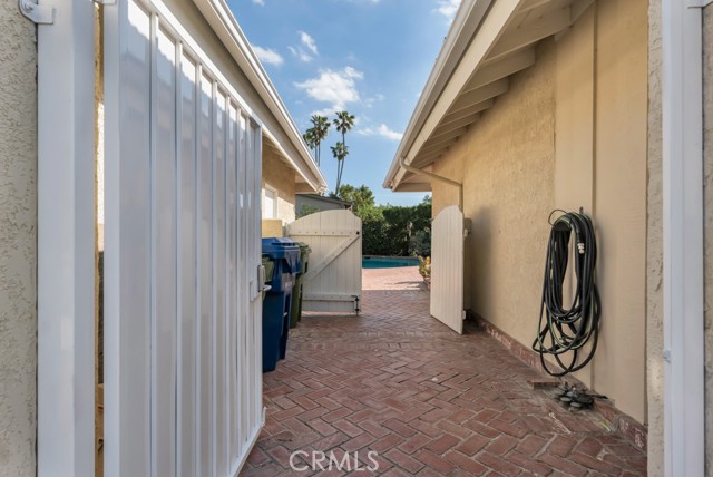 Detail Gallery Image 45 of 57 For 10132 Hadley, Northridge,  CA 91324 - 4 Beds | 3 Baths