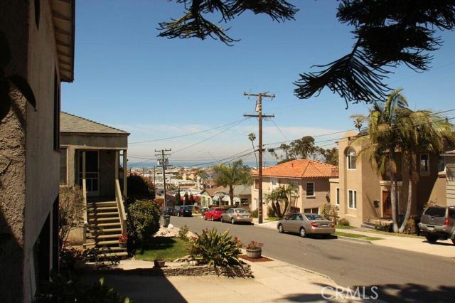 920 10th Street, Hermosa Beach, California 90254, 3 Bedrooms Bedrooms, ,1 BathroomBathrooms,Residential,Sold,10th,SB16093931