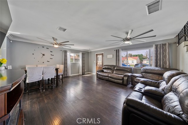 Detail Gallery Image 12 of 36 For 4228 Ostrom, Lakewood,  CA 90713 - 5 Beds | 3 Baths