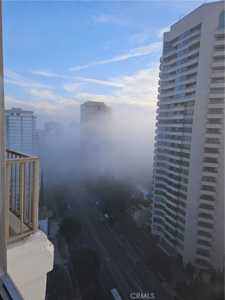 https://media.crmls.org/medias/597a92b8-1811-4613-93c1-260c3946e10c.jpg?preset=X-Large