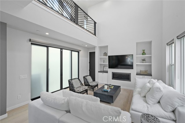 303 12th Street, Huntington Beach CA: https://media.crmls.org/medias/597afcab-814e-421e-939e-df8d70b11481.jpg