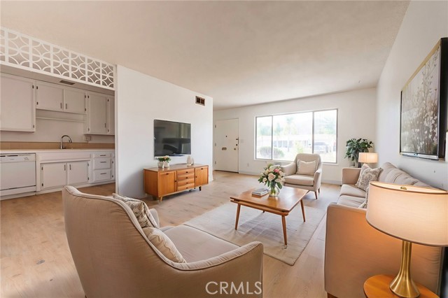 680 Barber Drive, Hemet CA: https://media.crmls.org/medias/597b7301-6215-4da4-8208-138d01108bab.jpg